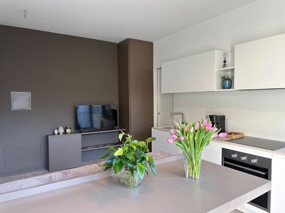 Ferienwohnung Riva 13 Lugano Exterior foto